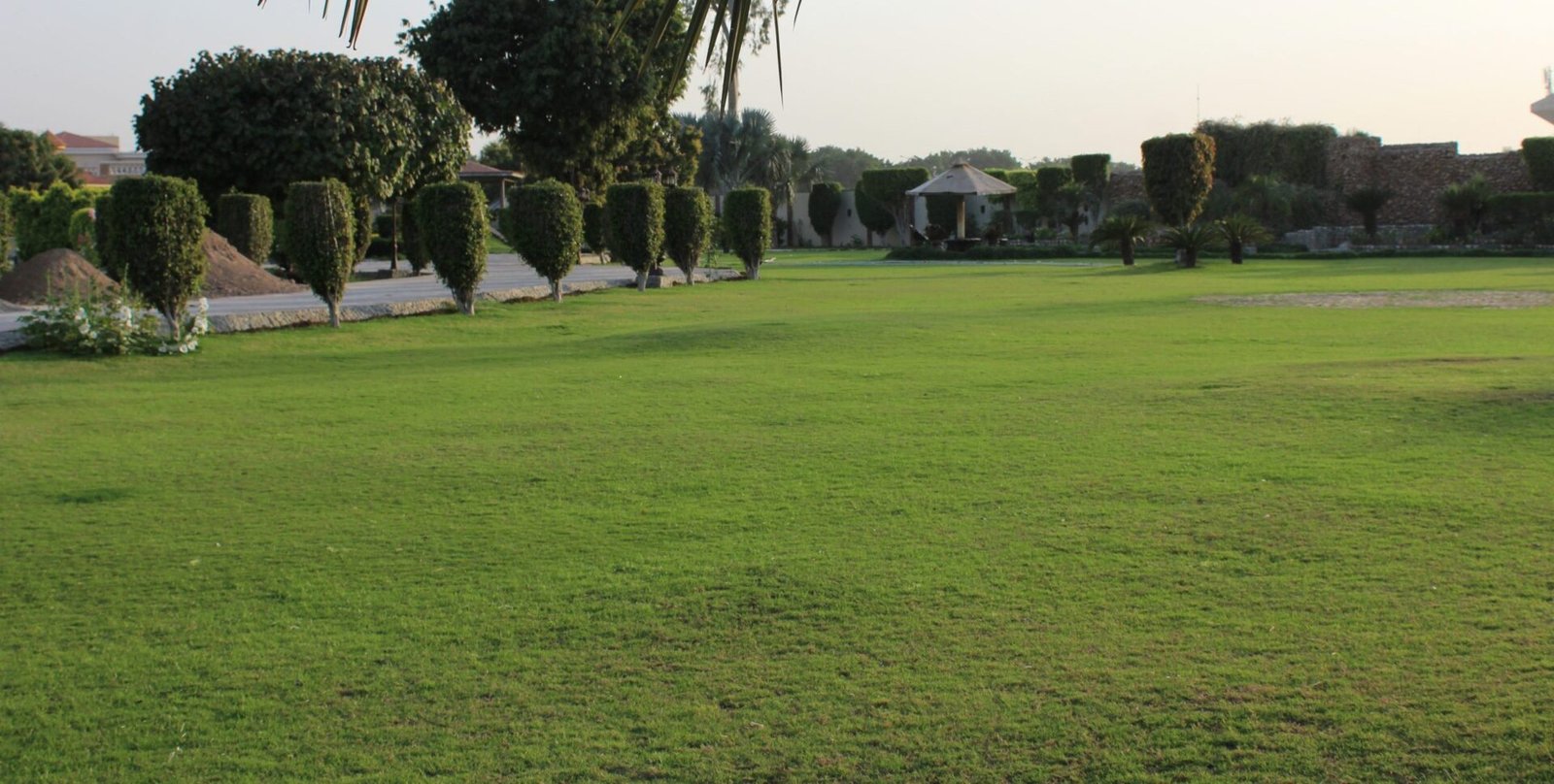 BAHRIA TOWN FARMHOUSE 05