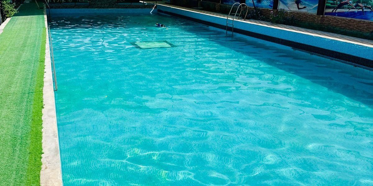 SWIMMING POOL BAHRIA TOWN 85
