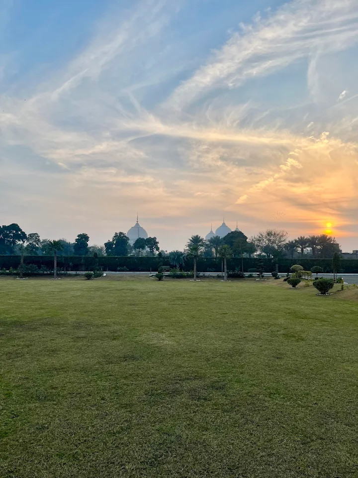 BAHRIA TOWN FARMHOUSE 169