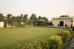 Farmhouse with Swimming Pool for Corporate Events.
